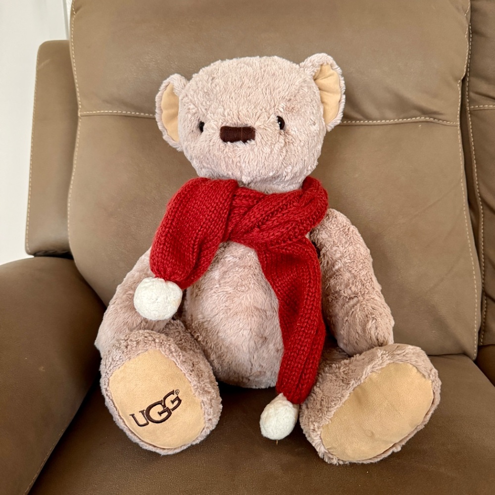 UGG Sunny Bear 16in with red scarf